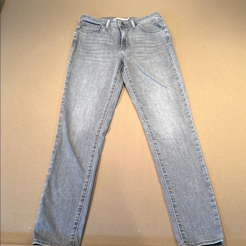 Levi's Light Gray High Rise Skinny Jeans